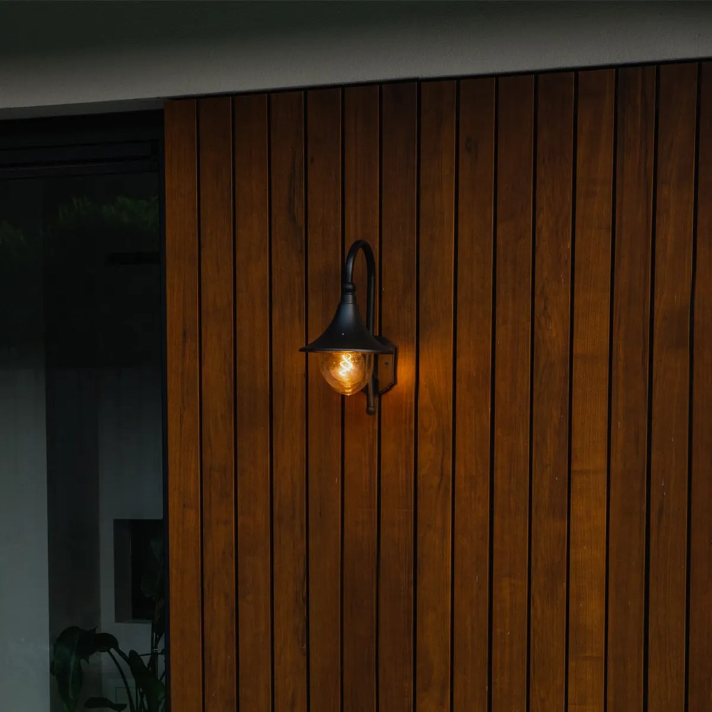 Класическа външна стенна лампа черна IP44 - Daphne