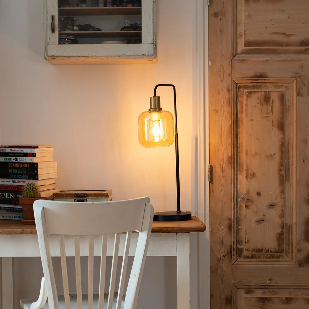 Дизайнерска настолна лампа черна с месинг и кехлибарено стъкло - Zuzanna