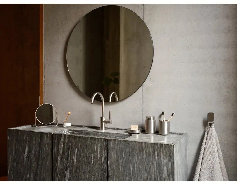 Диспенсер за сапун от неръждаема стомана в матово сребрист цвят 250 ml Ume Steel – Zone