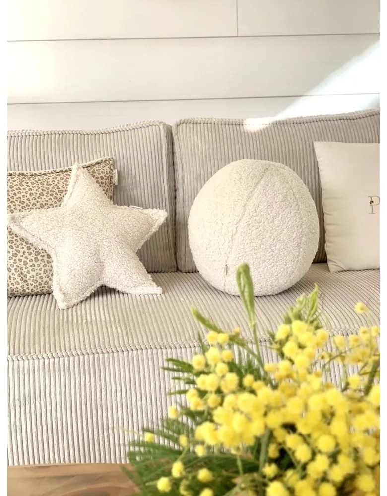 Кремава детска възглавница за диван от букле Ball – Wigiwama