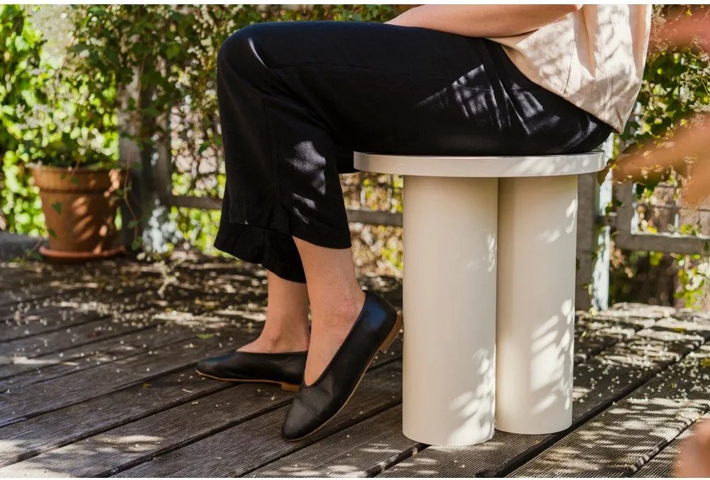 Бежов стол Oly – noo.ma