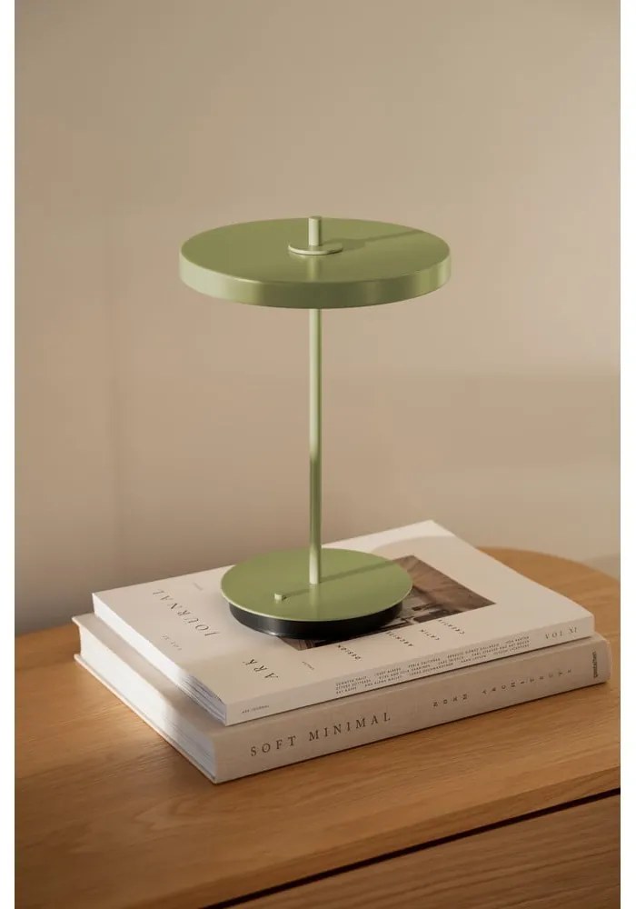 Зелена метална LED настолна лампа с метален абажур (височина 31 cm) Asteria Move – UMAGE