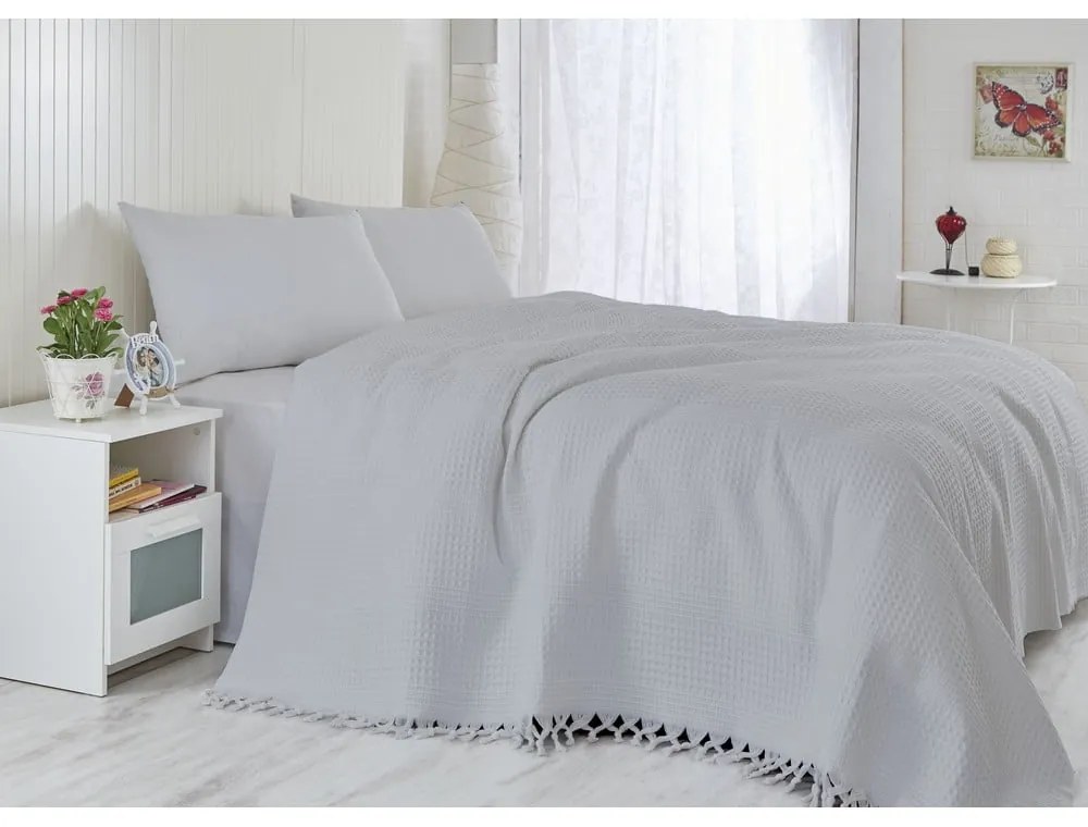 Бежово памучно покривало за легло 220x240 cm Pique – Mijolnir