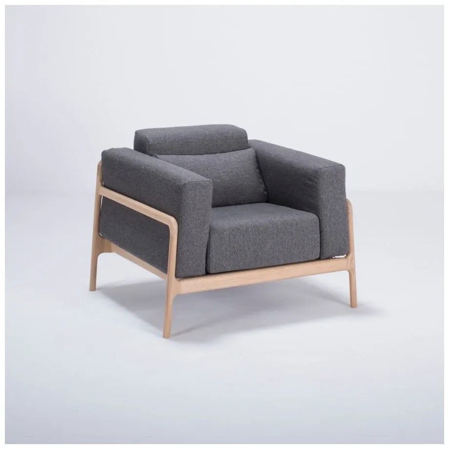 Фотьойл от дъбово дърво с тъмносива текстилна седалка Fawn - Gazzda