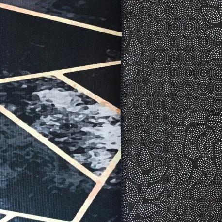 Черен килим с интересни детайли Широчина: 60 см | Дължина: 100 см