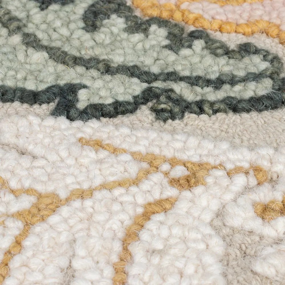 Светлорозова ръчно изработена вълнена пътека 60x230 cm Daphne Shaped Floral – Flair Rugs