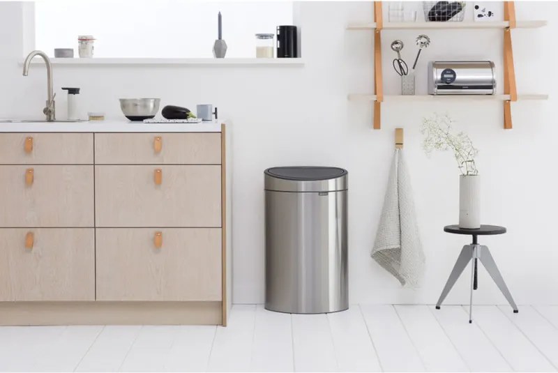 Кош за боклук Brabantia Touch Bin New 650532, 40 л, Безшумно и плавно затваряне, Плосък гръб, Инокс/мат