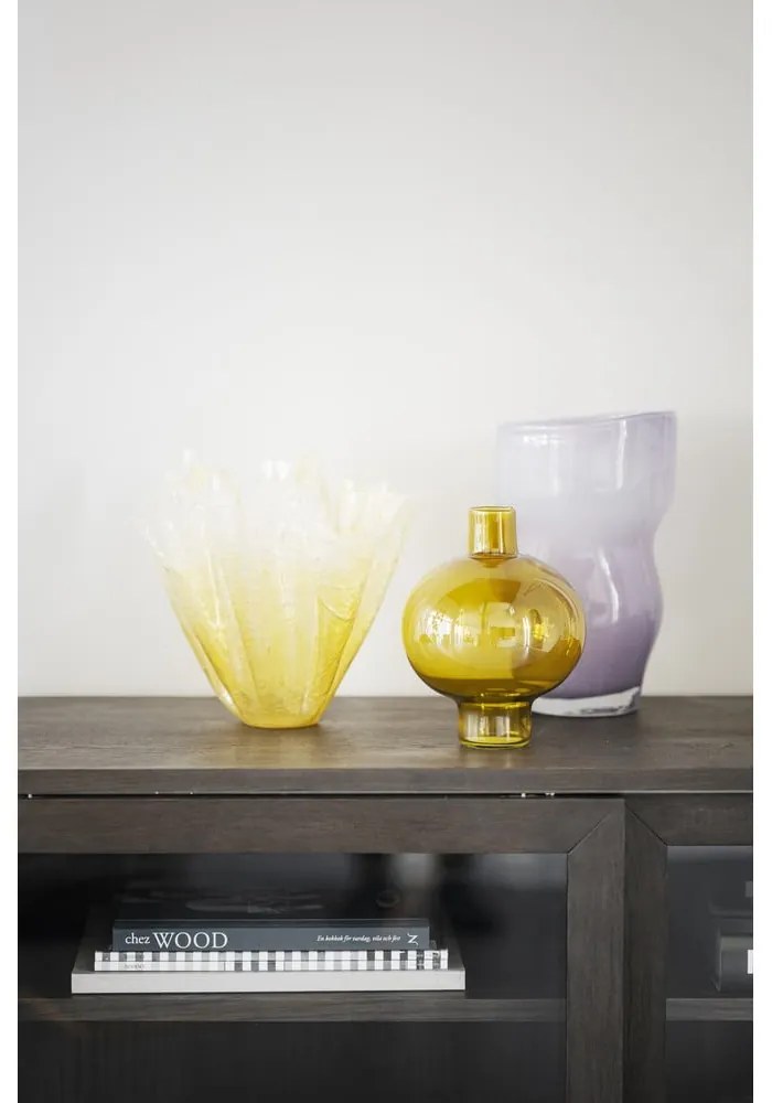 Кафява витрина от декор от дъб с плъзгащи се врати 170x75 cm Hazelton – Rowico