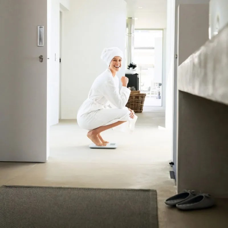 Кантар Beurer BG 13, До 150 кг, 6 Функции, Памет, LCD, Прозрачен/сребрист