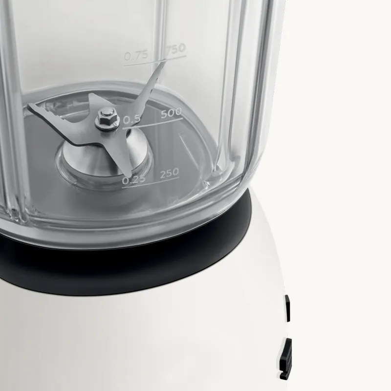 Блендер Smeg Porsche BLF03PCWEU, 800W, 1.5 л, 18000 об/мин, 4 програми, 4 скорости + Пулс, Неръждаема стомана, Бял
