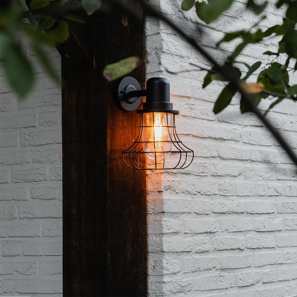 Ръстична външна стенна лампа черна IP44 - Moreno