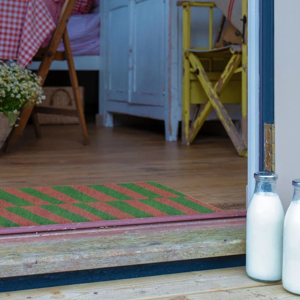 Изтривалка от кокосови влакна 40x60 cm Pink &amp; Green Half Stripes – Artsy Doormats