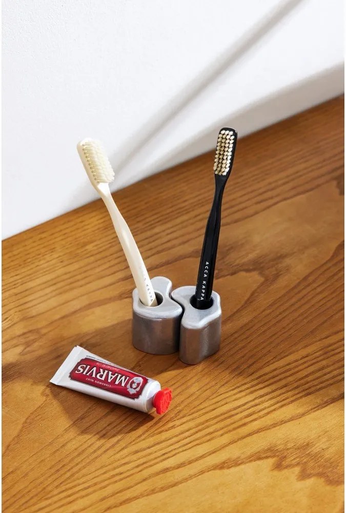 Метален държач за четки за зъби в сребрист цвят Mis – noo.ma