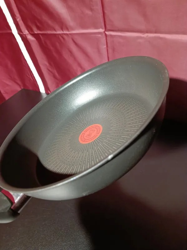 Втора ръка: Тиган Tefal G2550572, 26 см, Thermo-Spot, Незалепващо титаниево покритие X6, Индукция, Черен