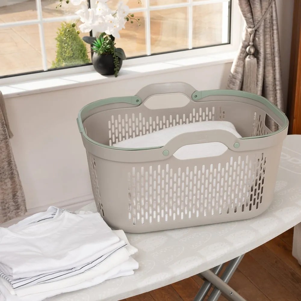 Светлокафяв пластмасов кош за пране 45 l – Addis