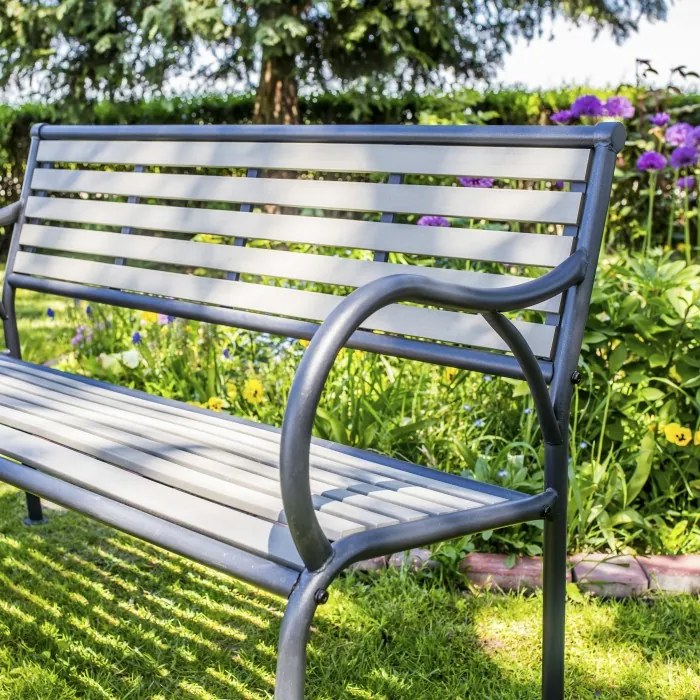Градинска пейка от поцинкована стомана