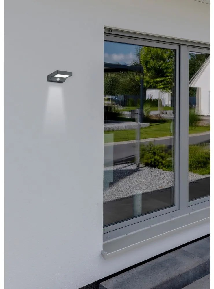 LED външно осветително тяло със сензор за движение (височина 5 cm) Fomosa – Trio