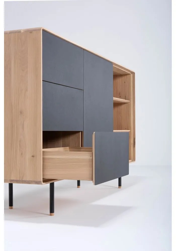 Черен/естествен нисък скрин от масивен дъб 176x100 cm Fina – Gazzda