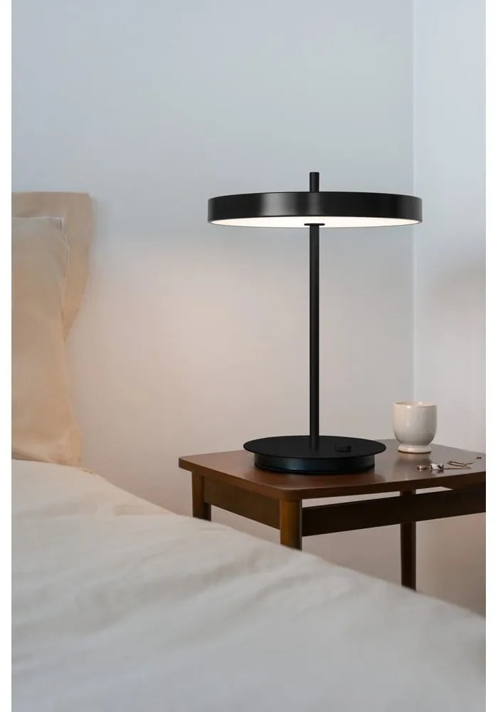 Черна метална LED затъмняваща се настолна лампа с метален абажур (височина 41,5 cm) Asteria Table – UMAGE