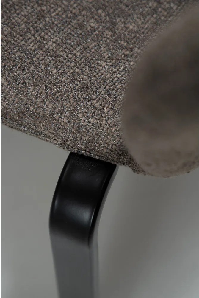 Кафяв тапициран трапезен стол Heap – DAN-FORM Denmark