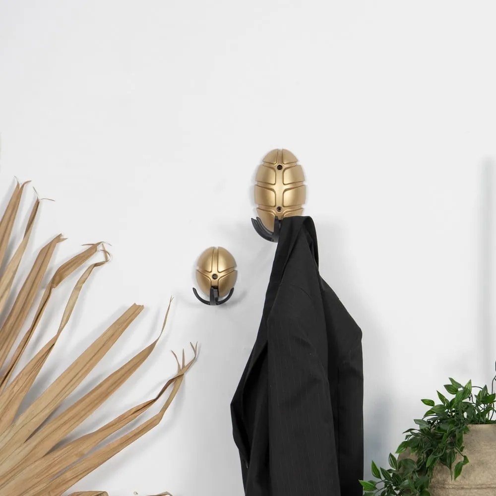 Черна/ в златист цвят стенна пластмасова кука Bug – Spinder Design