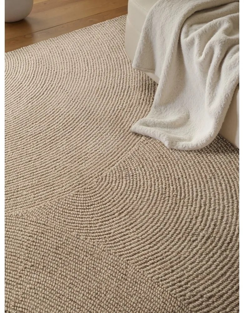 Бежов ръчно изработен вълнен килим 80x150 cm Eleni Light Beige – Hanse Home