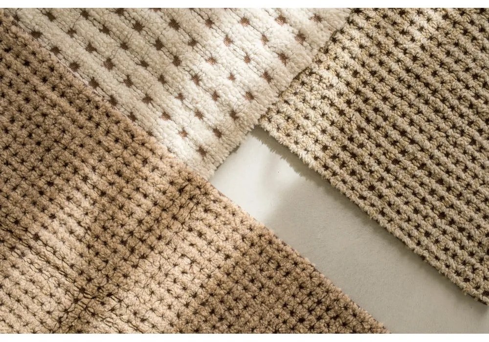 Ръчно изработен вълнен килим подходящ за пране в естествен цвят 80x140 cm Unexpected Wool – Lorena Canals