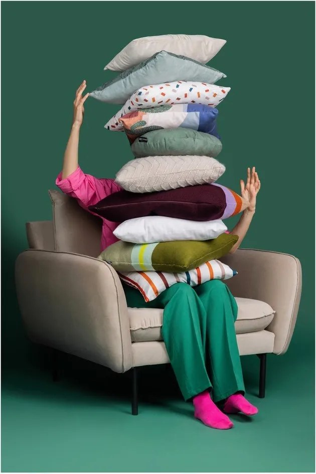 Кресло от бежово кадифе Vienna - Cosmopolitan Design