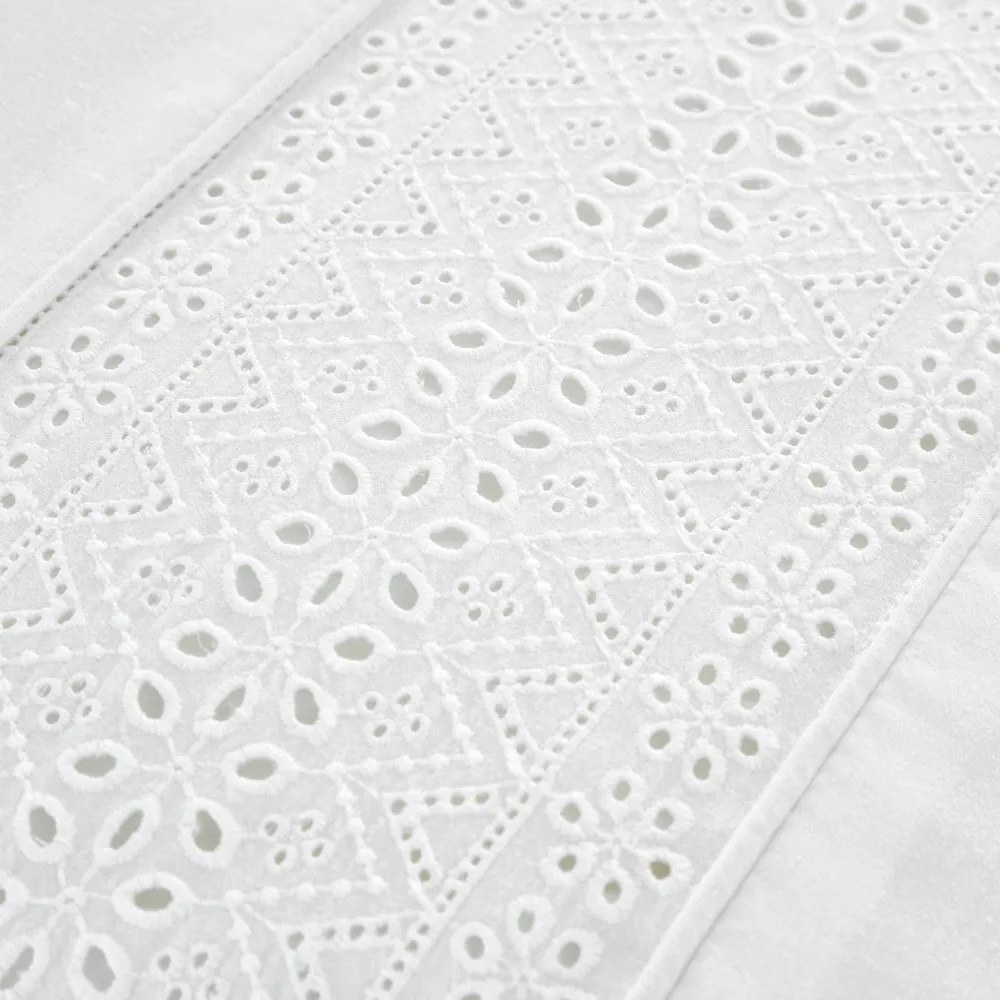 Бяло двойно спално бельо 200x200 cm Broderie Anglaise – Catherine Lansfield