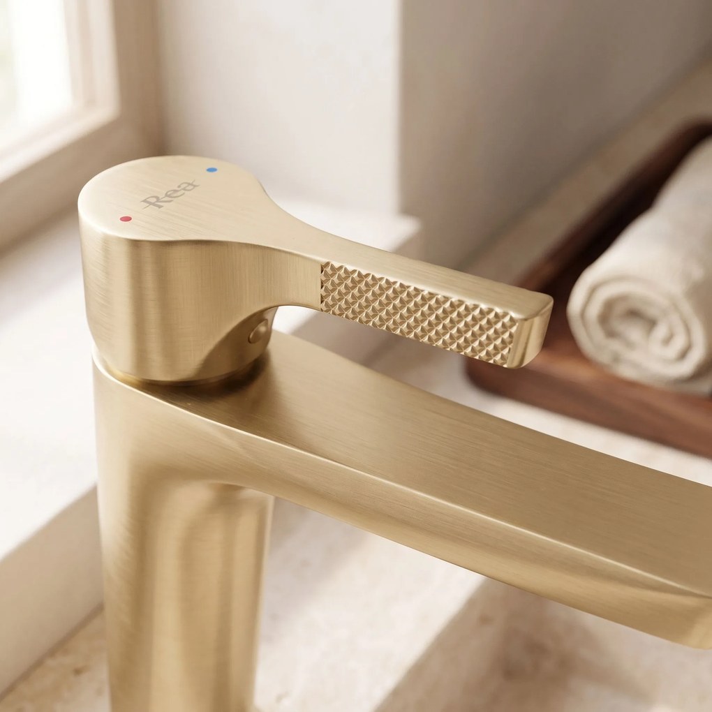 Смесител за мивка PREMIUM Rea Maxim Brush Gold Low