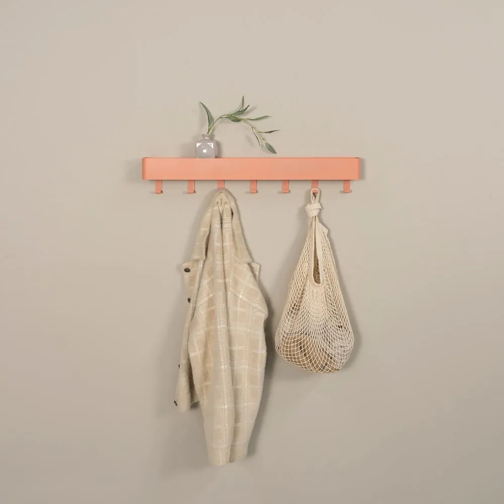 Метална стенна закачалка в цвят сьомга с рафт Dax Play - Spinder Design