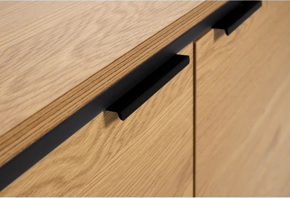 Скрин от декор от дъб в естествен цвят 104,5x80x45 cm Cesura – Unique Furniture