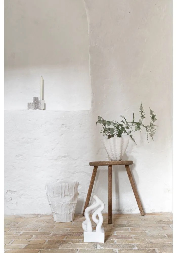 Бяла ваза от полирезин (височина 22 cm) Shell – Mette Ditmer Denmark