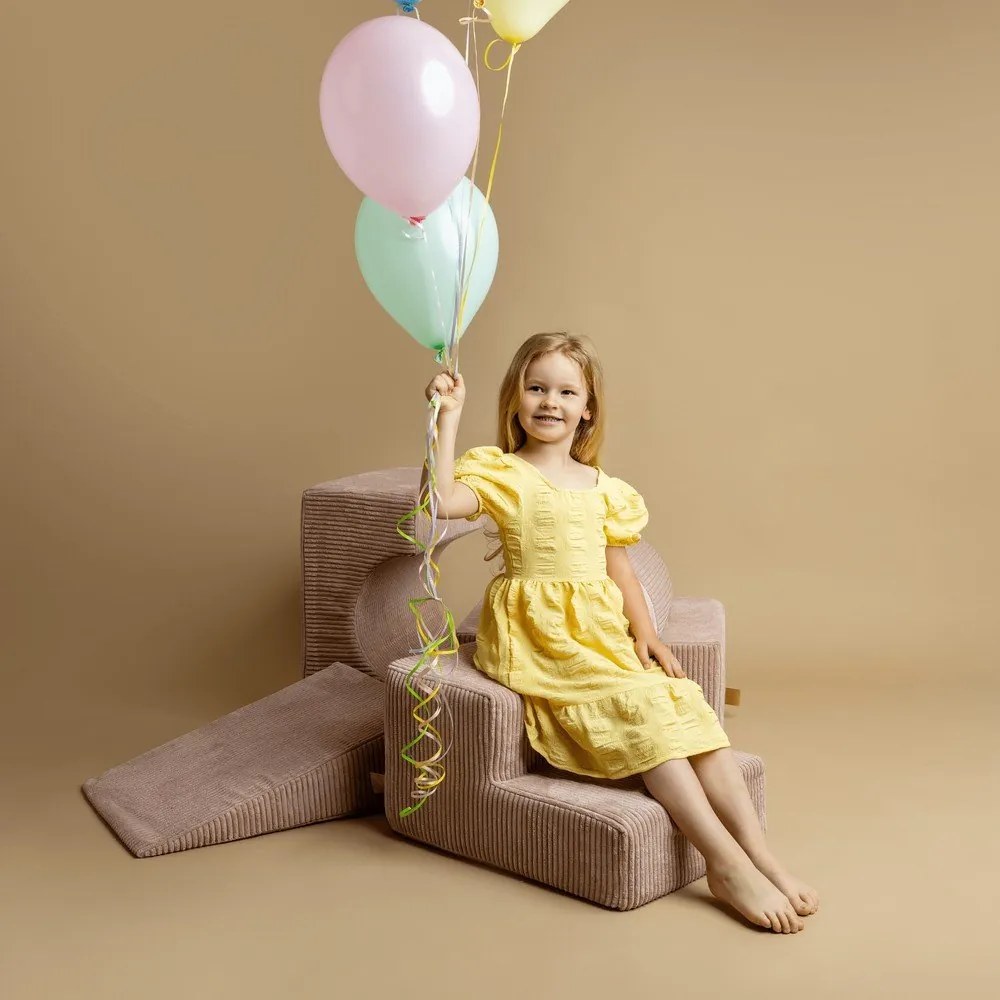 Кремаво велурено игрище от пяна 45x170x30 cm Montessori – Meowbaby