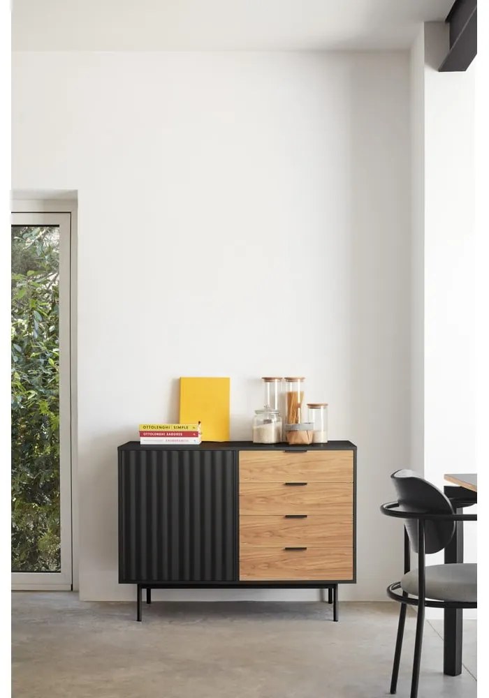 Черен/естествен нисък скрин от декор от дъб 108x80 cm Sierra – Teulat