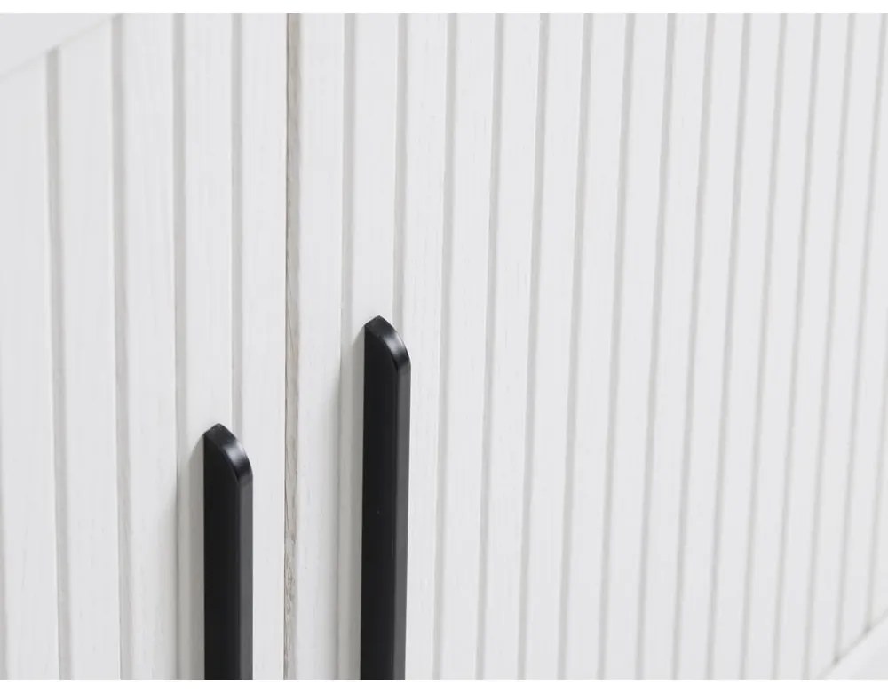 Бял скрин с плъзгащи се врати 140x76x45 cm Nola – Unique Furniture