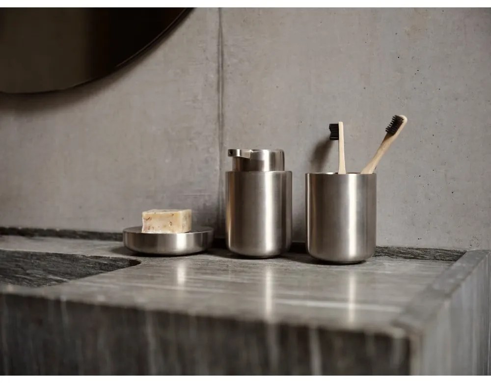 Диспенсер за сапун от неръждаема стомана в матово сребрист цвят 250 ml Ume Steel – Zone