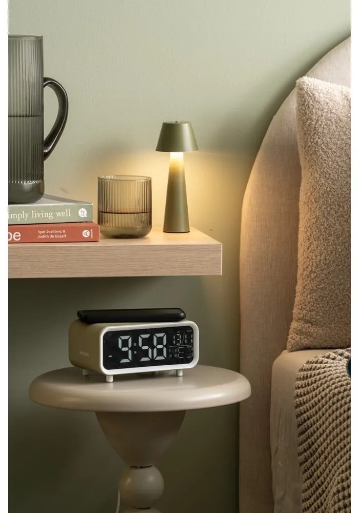 Дигитална аларма с безжично зарядно Chunky LED – Karlsson