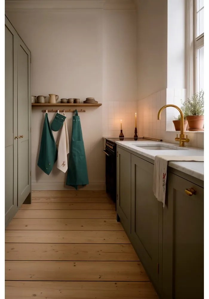 Престилка с коледен мотив Christmas Fable – JUNA