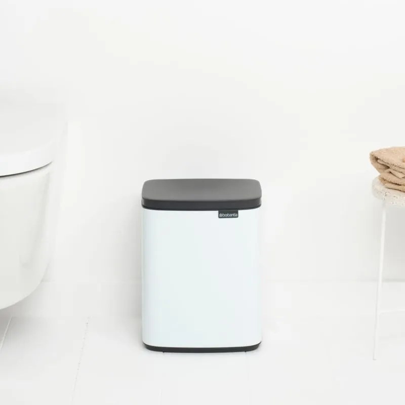 Кош за боклук Brabantia Bo Small 1006627, 7 л, Плавно и безшумно отваряне, Противоплъзгаща основа, Бял