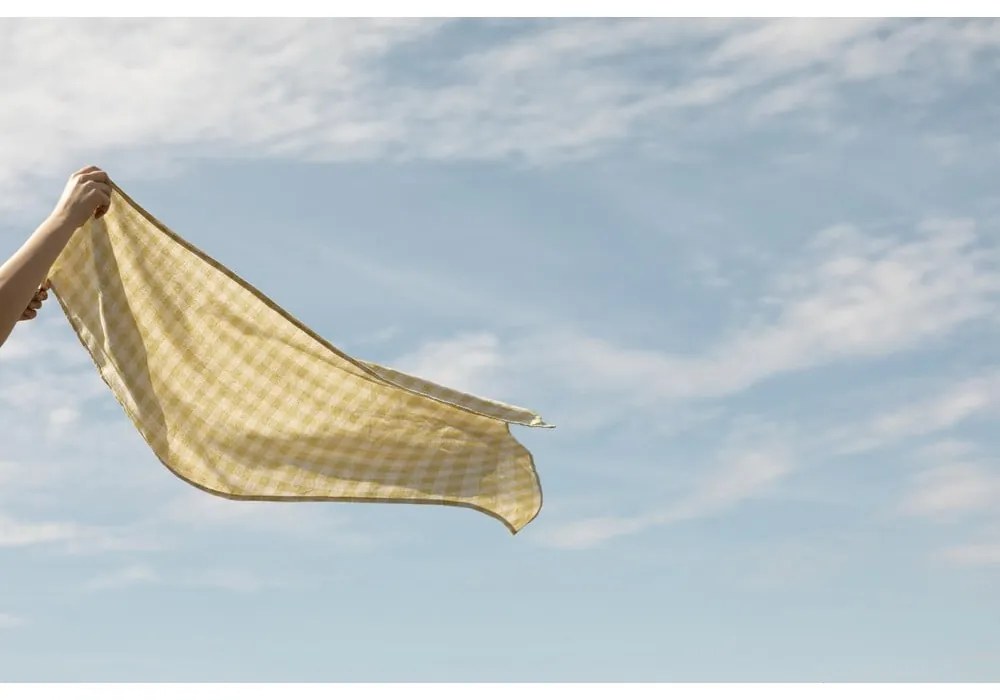 Покривка за маса Бежова Виши, 140 x 200 cm - Really Nice Things