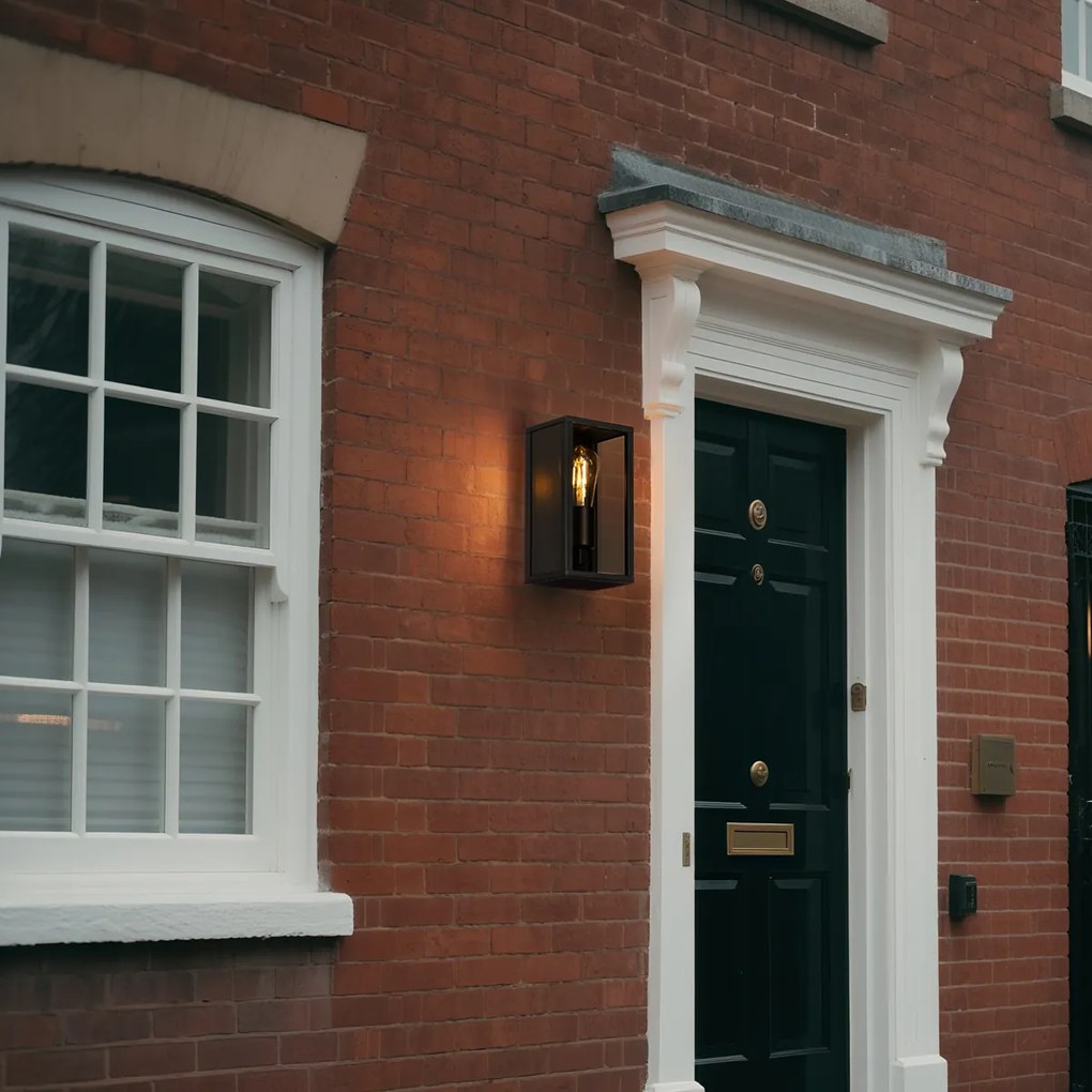 Външна стенна лампа черна с опушено стъкло 26 см IP44 - Charlois