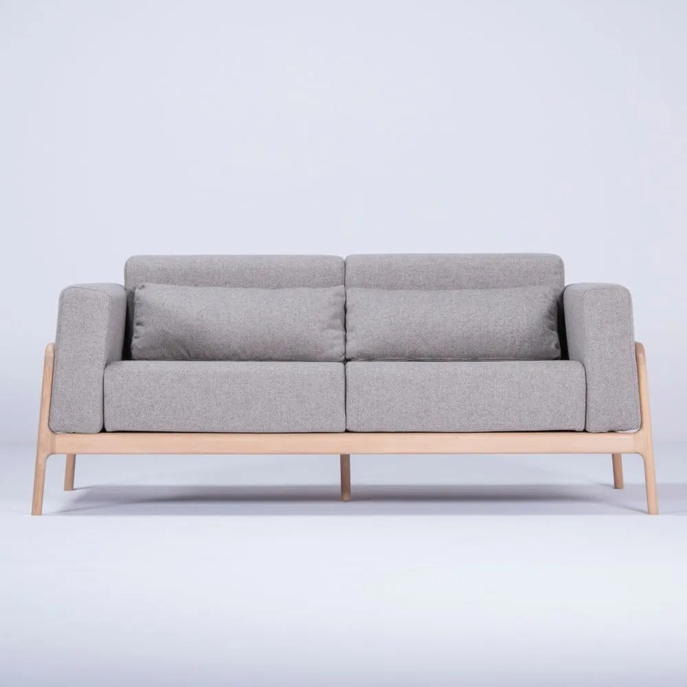 Сив диван с масивна дъбова конструкция , 180 см Fawn - Gazzda