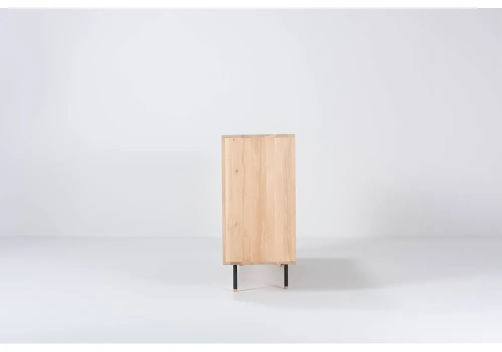 Черен/естествен нисък скрин от масивен дъб 176x100 cm Fina – Gazzda