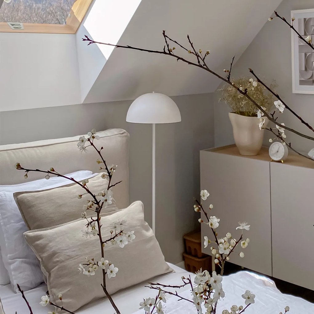 Подова лампа за външен монтаж бяла презареждаема с 3-степенна димираща функция - Keira