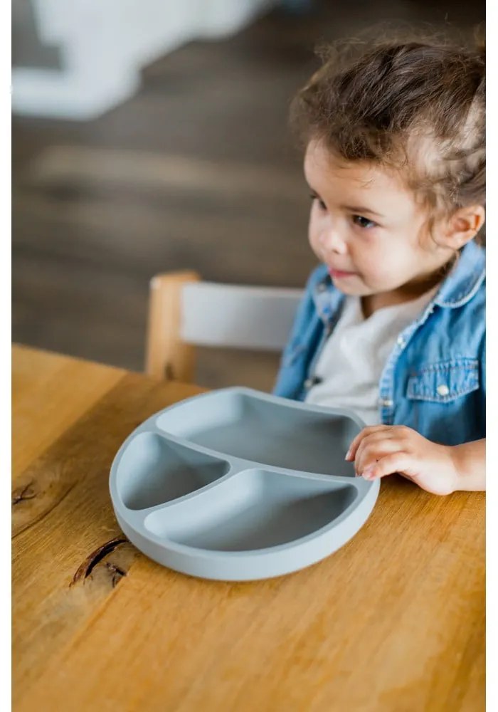 Сива силиконова детска чиния 19x20,5 cm – Kindsgut