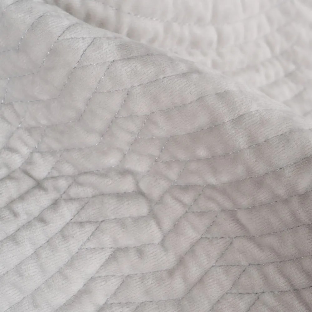 Кремаво капитонирано покривало за легло 230x260 cm – Ixia