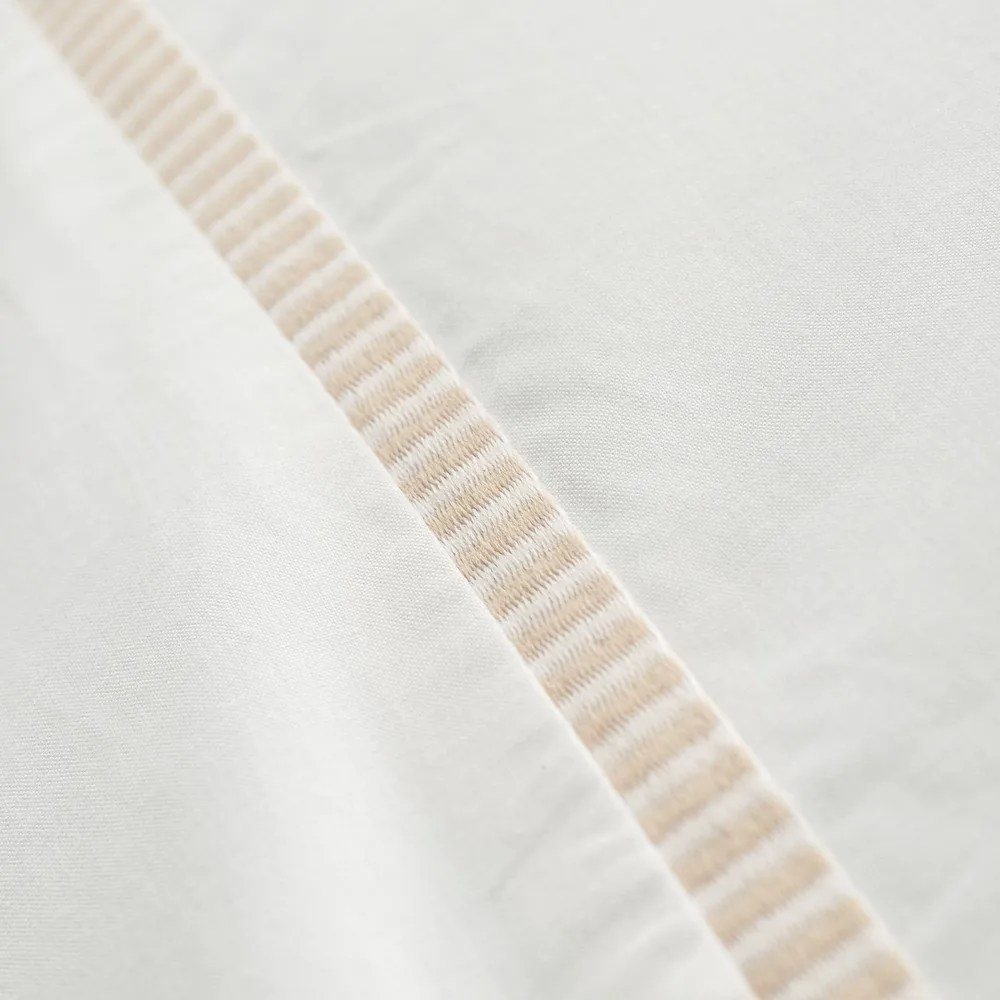 Бяло/бежово двойно 3 части спално бельо от памук перкал 200x200 cm Contrast Trim – Bianca