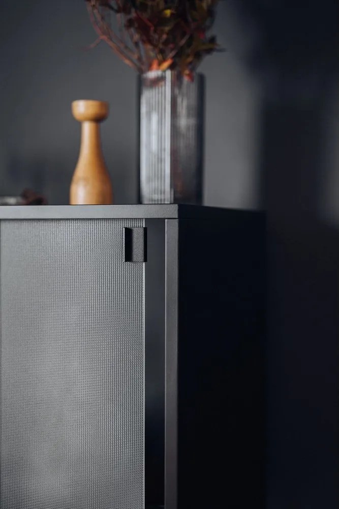 Черна витрина с плъзгащи се врати 70x109x40 cm Lekko – noo.ma