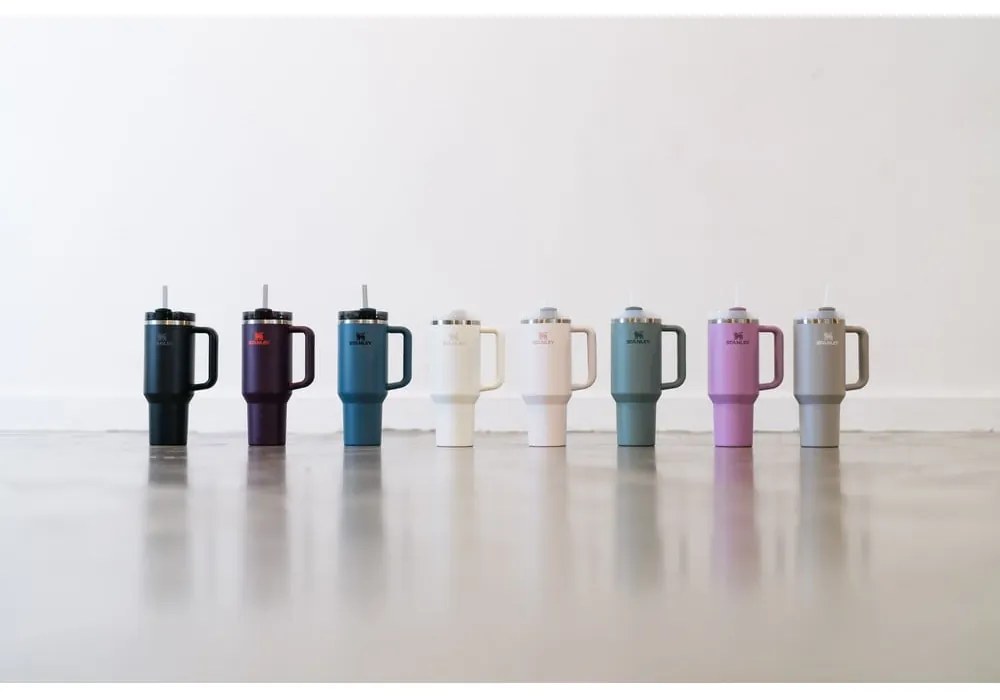 Тъмнолилав термос със сламка от неръждаема стомана 1,18 l Quencher H2.0 FlowState Tumbler Plum – Stanley